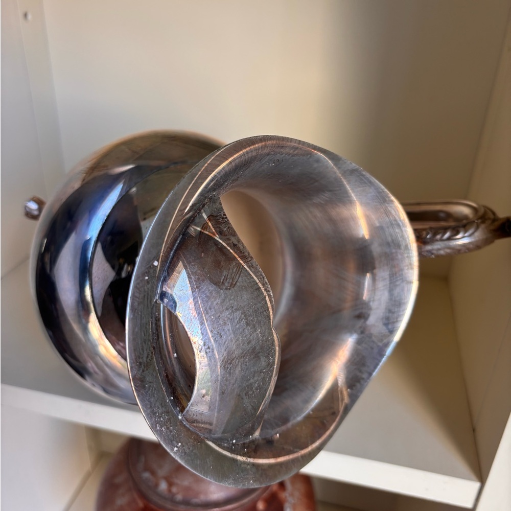 Vintage Oneida silver plated water pitcher. - Picture 8 of 12